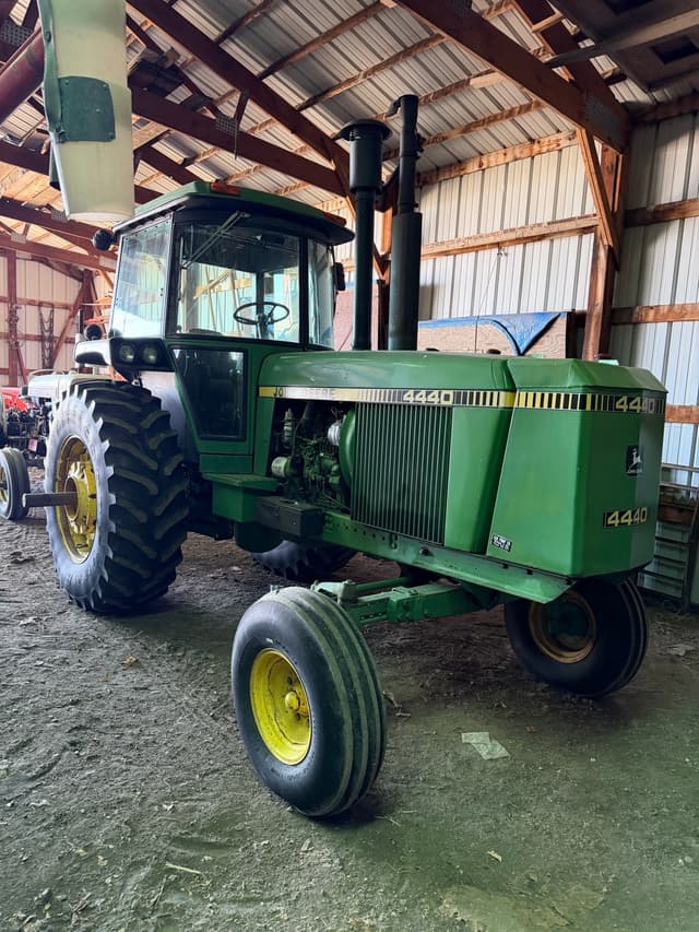 Image of John Deere 4440 equipment image 1