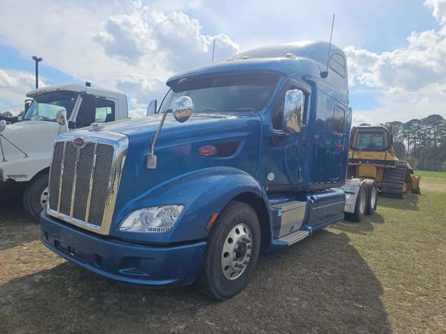 Image of Peterbilt 587 equipment image 1