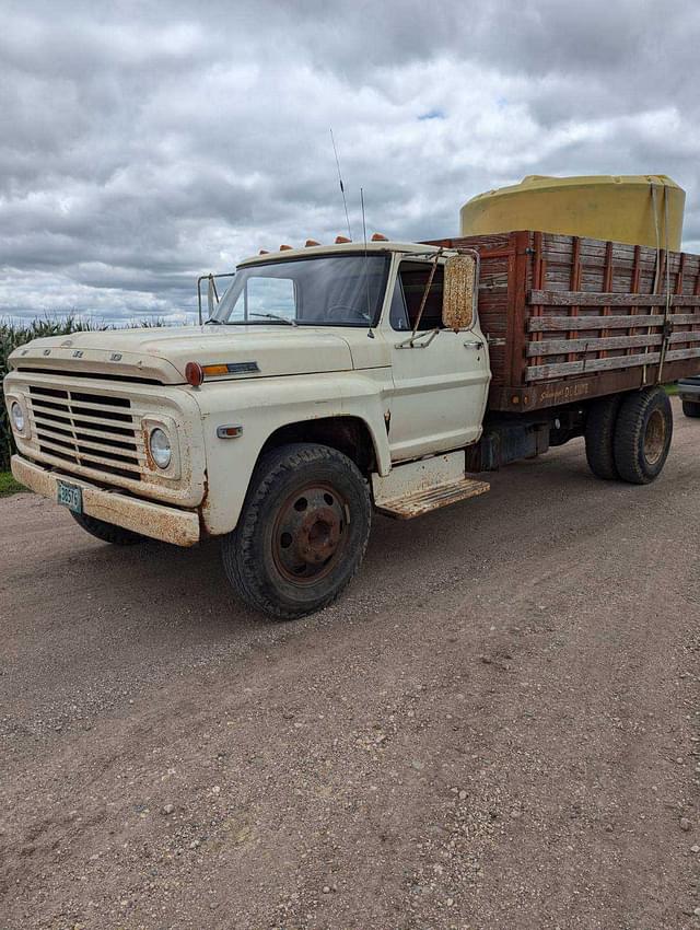 Image of Ford F-600 equipment image 1