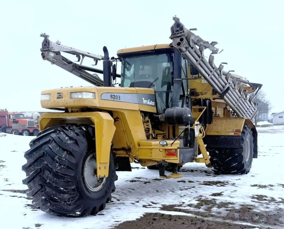 Image of Ag-Chem Terra-Gator 8203 Primary image