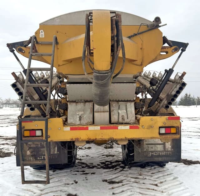 Image of Ag-Chem Terra-Gator 8203 equipment image 4