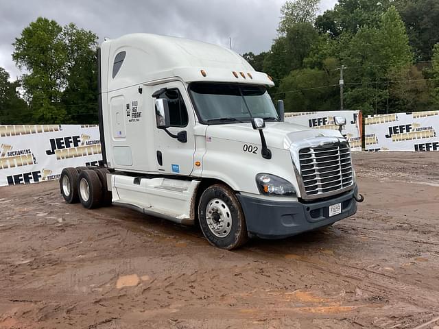 Image of Freightliner Cascadia equipment image 2