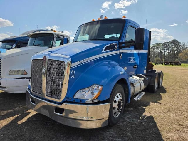 Image of Kenworth T680 equipment image 1