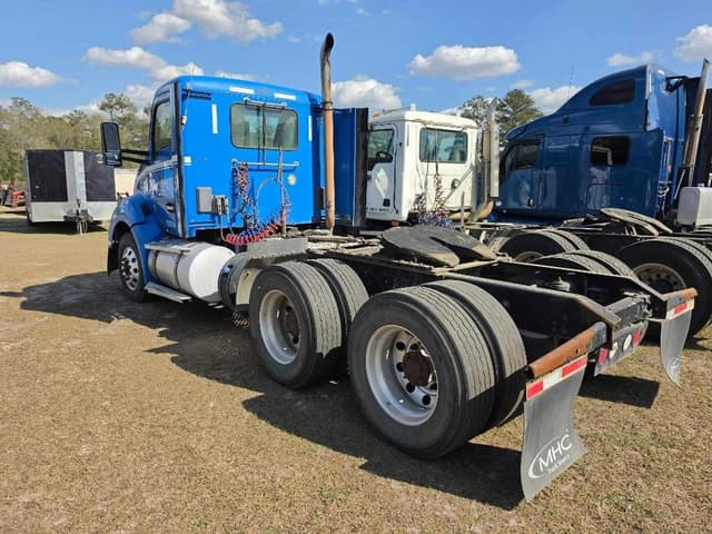 Image of Kenworth T680 equipment image 2
