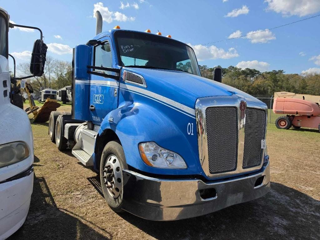 2015 Kenworth T680 Equipment Image0