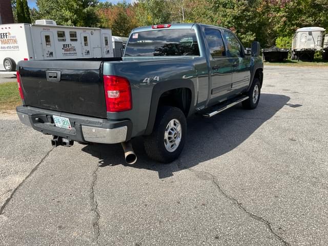 Image of Chevrolet Silverado equipment image 4