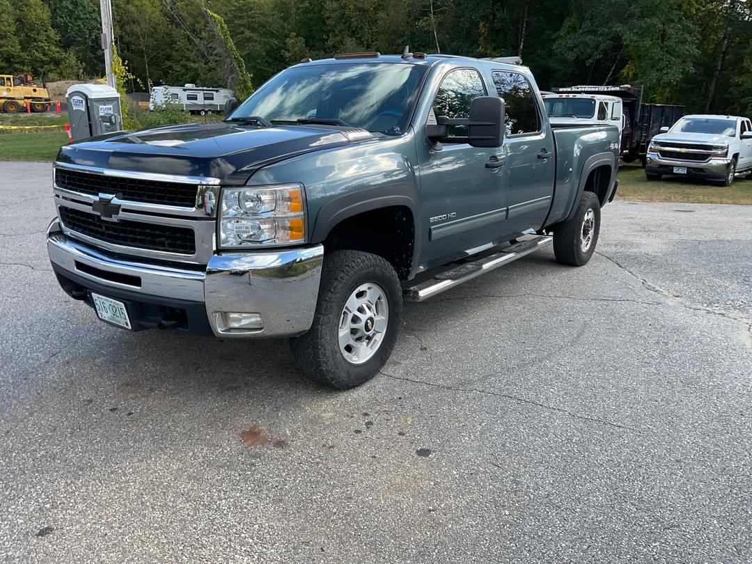 Image of Chevrolet Silverado Primary image