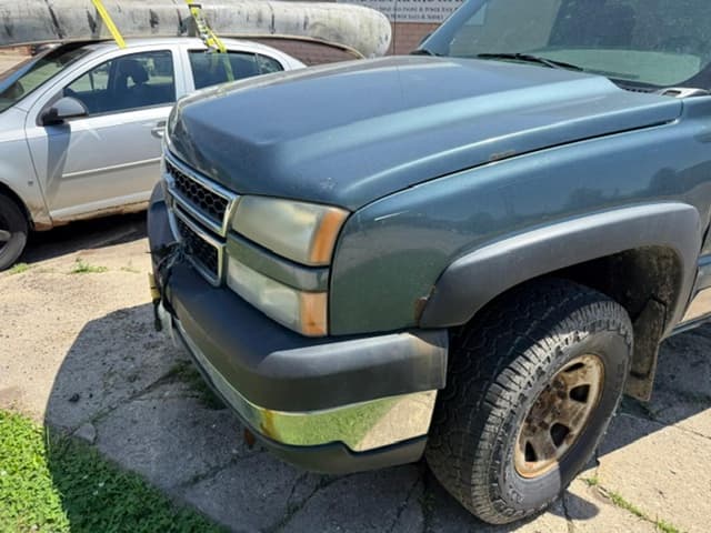 Image of Chevrolet 3500 equipment image 2