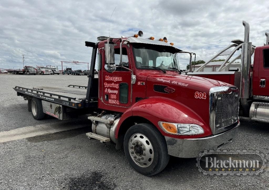 Main image Peterbilt 337