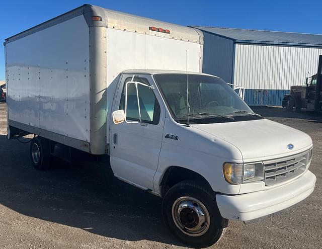 Image of Ford Econoline equipment image 3