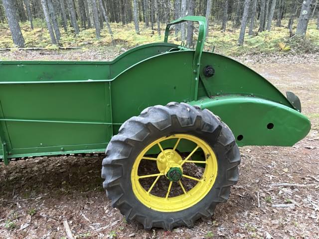 Image of John Deere H equipment image 1