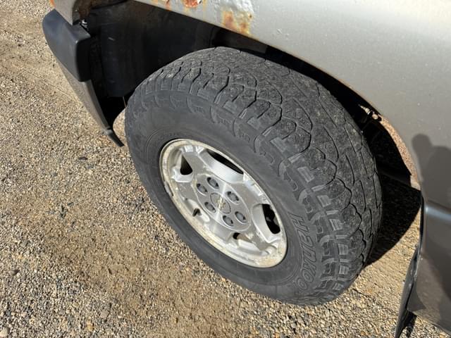 Image of Chevrolet 1500 equipment image 4
