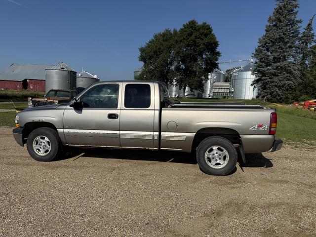 Image of Chevrolet 1500 equipment image 3