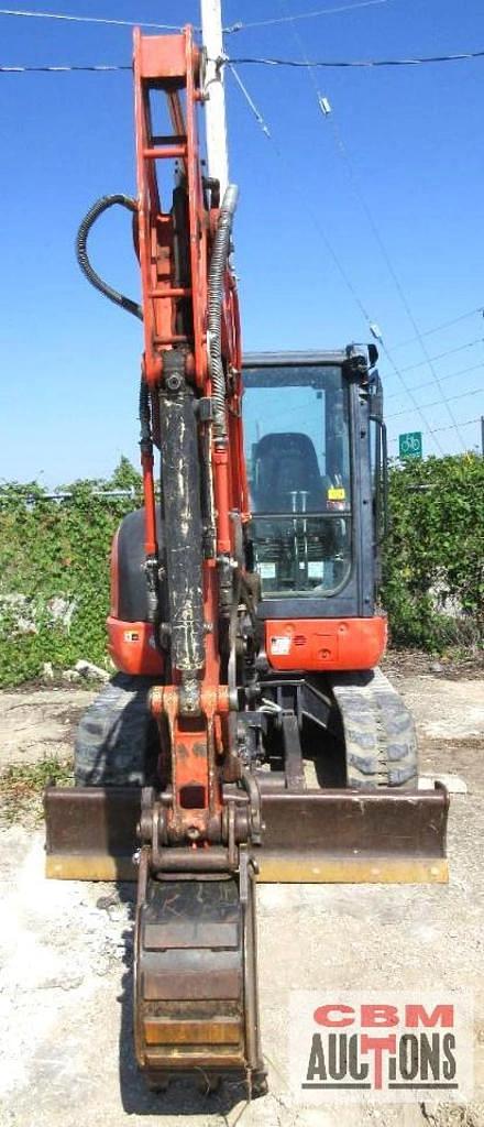 Image of Kubota KX040-4 equipment image 4