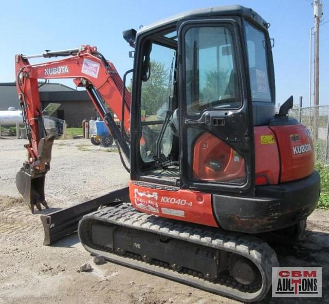 Image of Kubota KX040-4 equipment image 2