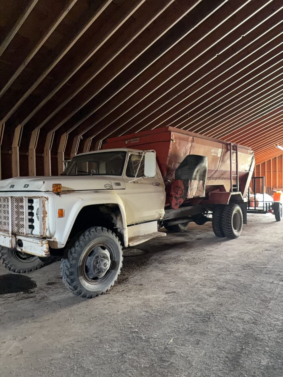 1970 Ford F-600 Equipment Image0