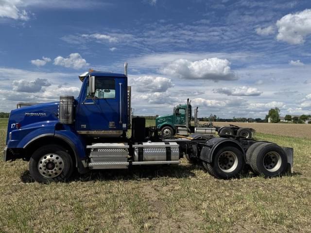 Image of Western Star 4900 equipment image 3