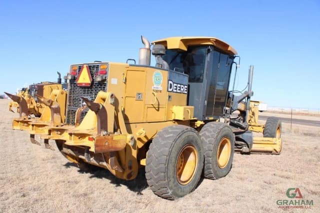 Image of John Deere 770D equipment image 2