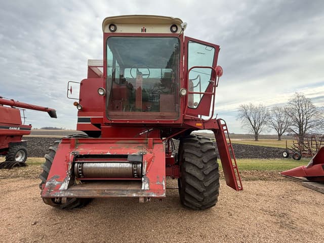 Image of International Harvester 1460 equipment image 1