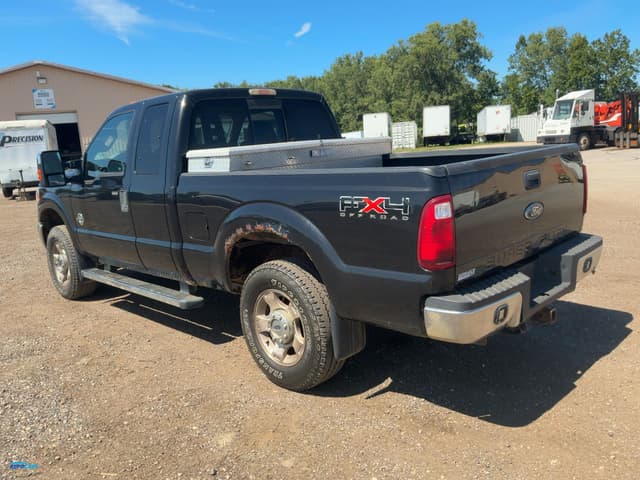Image of Ford F-250 equipment image 3
