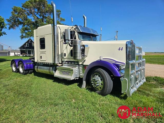 Image of Kenworth W900 equipment image 1