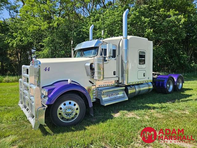 Image of Kenworth W900 equipment image 4