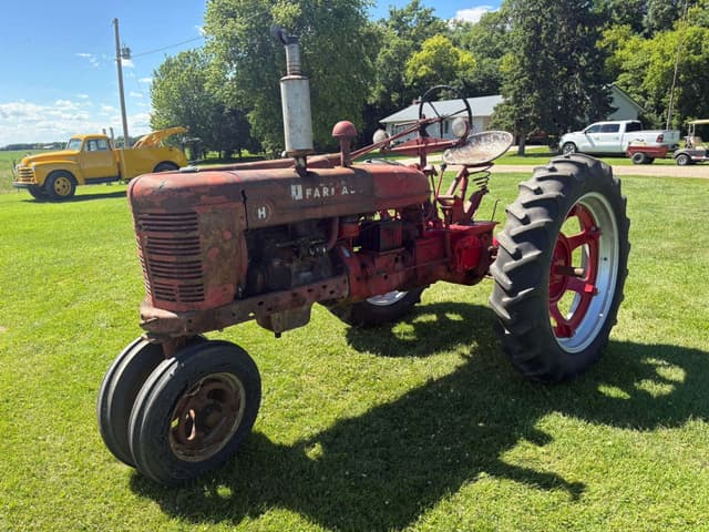 Image of Farmall H equipment image 1