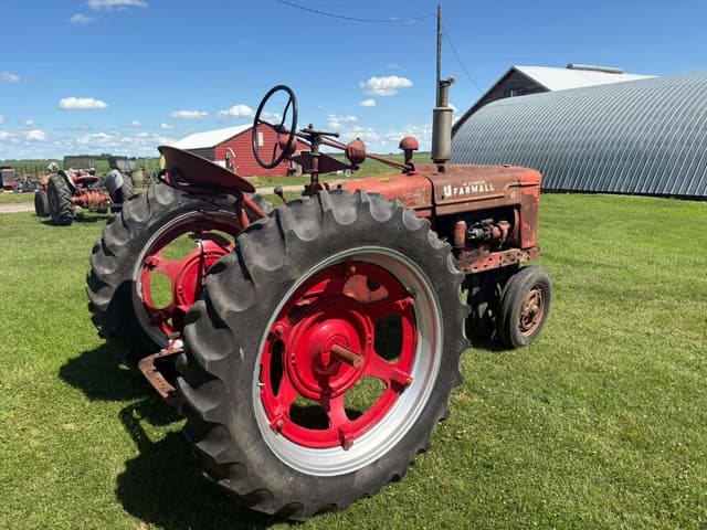 Image of Farmall H equipment image 3