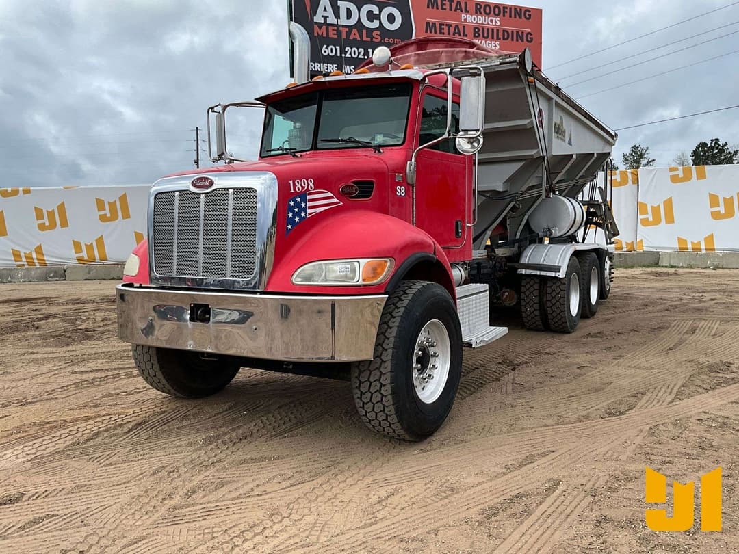 Image of Peterbilt 340 Primary image