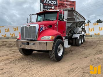 Main image Peterbilt 340