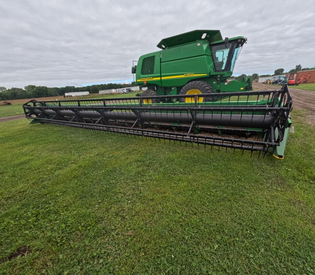 Image of John Deere 635 Primary image