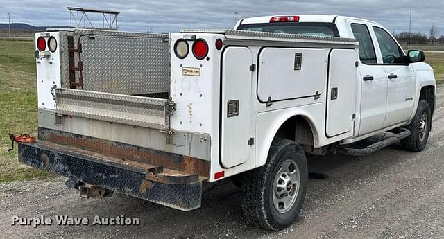 Image of Chevrolet 2500HD equipment image 4