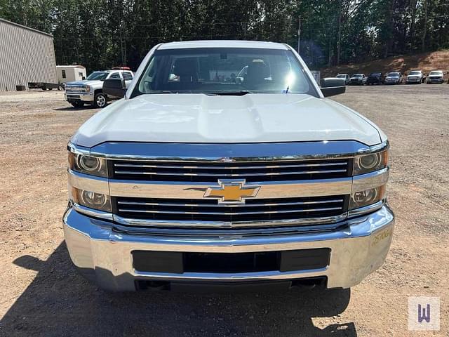Image of Chevrolet 2500HD equipment image 1