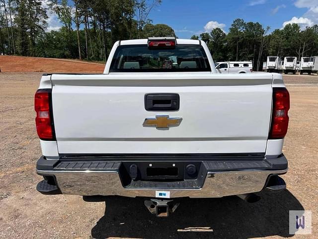 Image of Chevrolet 2500HD equipment image 4