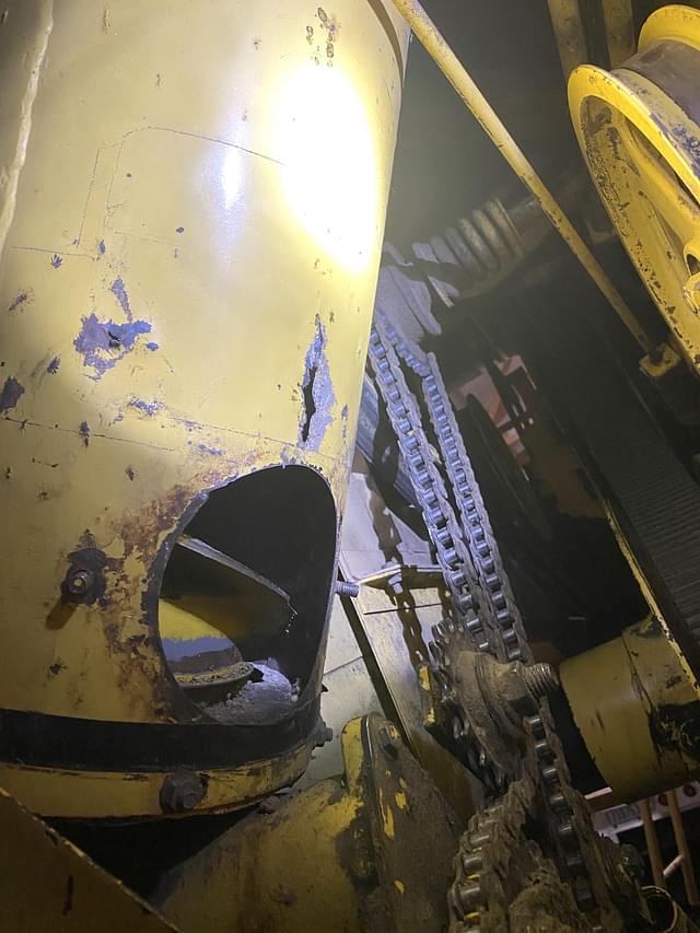 Image of New Holland TR98 equipment image 4
