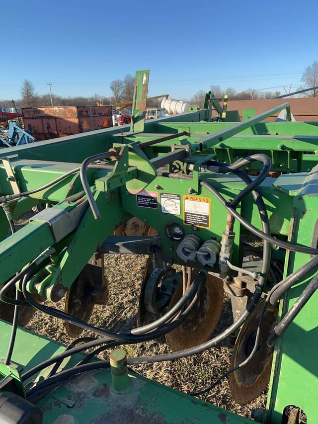 Image of John Deere 2700 equipment image 4