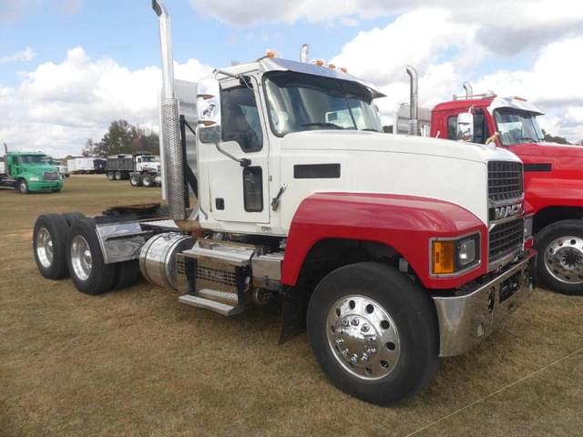 Image of Mack PI64T equipment image 1