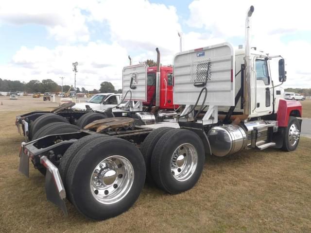 Image of Mack PI64T equipment image 2