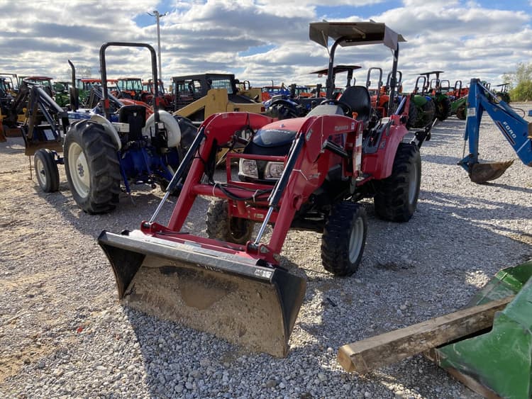SOLD Mahindra 1533 Tractors Less than 40 HP Tractor Zoom