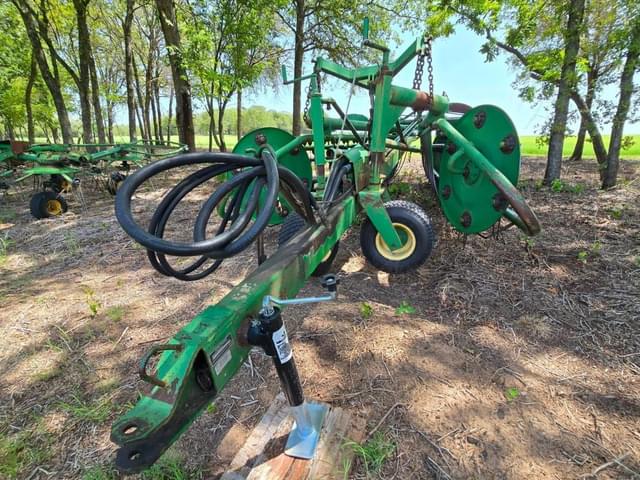 Image of John Deere 700 equipment image 3