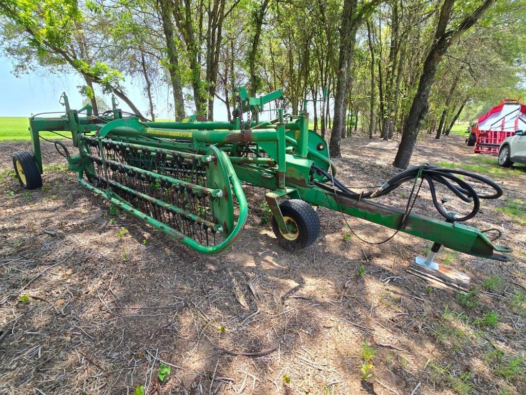Image of John Deere 700 Primary image