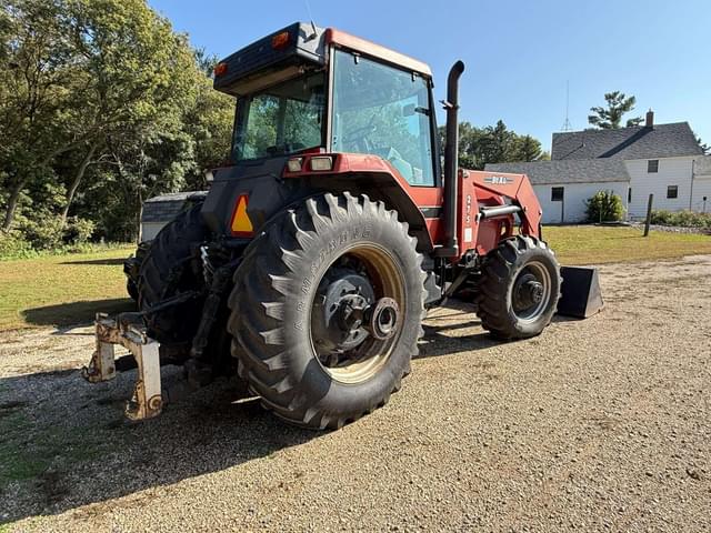 Image of Case IH 7110 equipment image 4