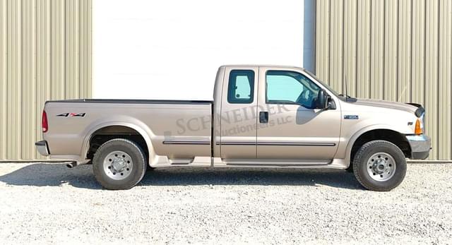 Image of Ford F-350 equipment image 2