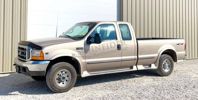 Image of Ford F-350 equipment image 1