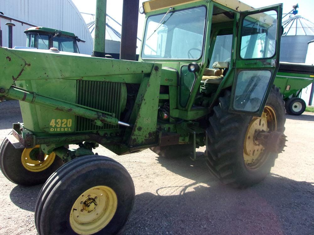 Main image John Deere 4320