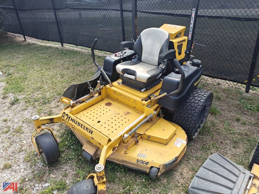 2021 Hustler Super Z HyperDrive Equipment Image0