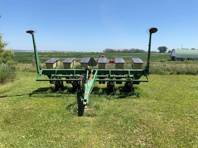 Image of John Deere 7000 equipment image 1