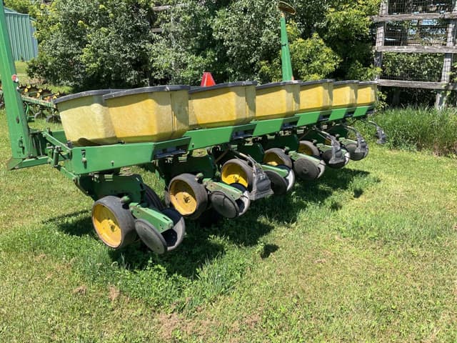 Image of John Deere 7000 equipment image 3