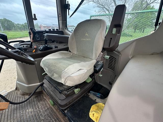 Image of John Deere 6420 equipment image 3