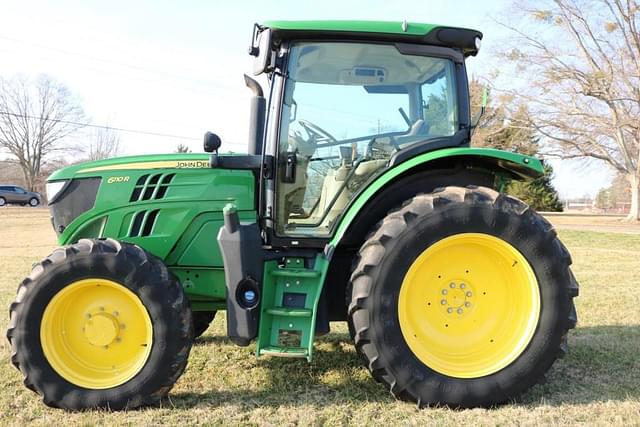 Image of John Deere 6110R equipment image 4